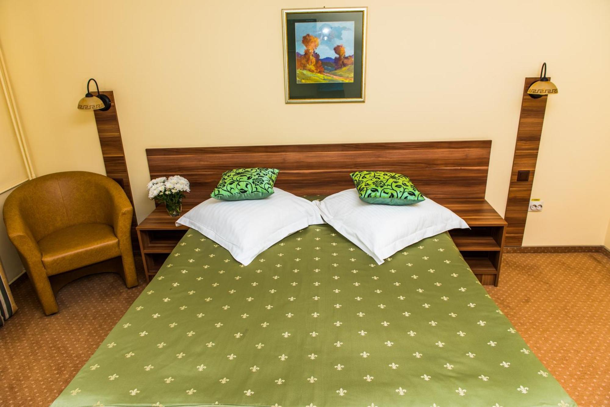 Hotel Lyra Oradea Phòng bức ảnh