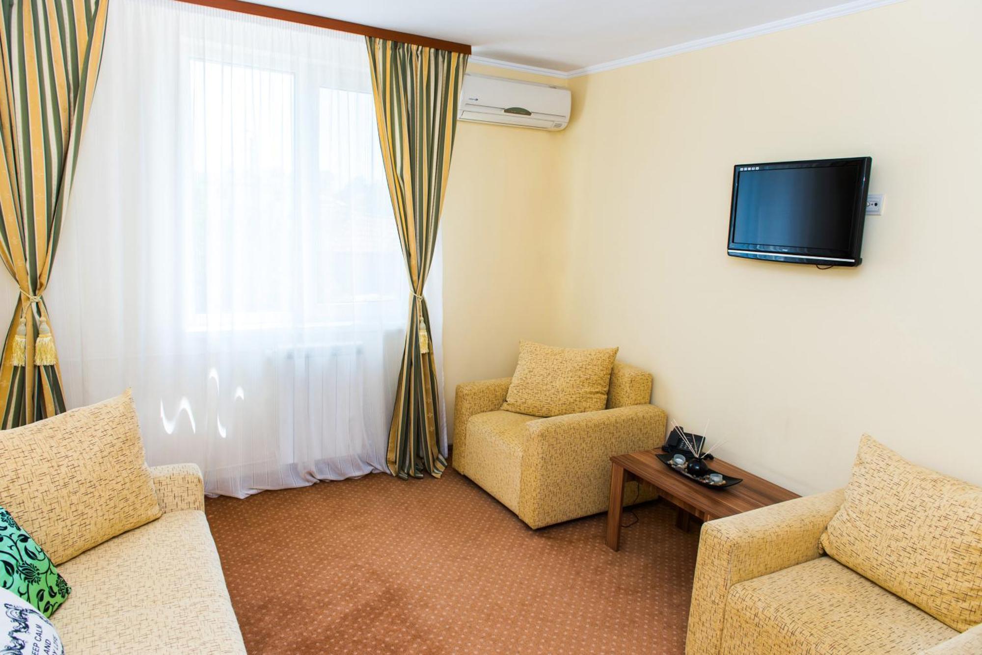 Hotel Lyra Oradea Phòng bức ảnh